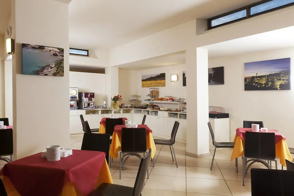 Hotel Corallo Albinia 3*,